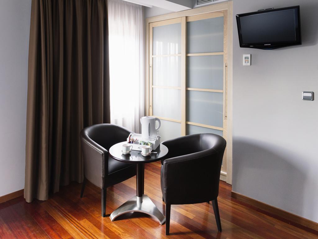 Hotel Valencia Ferrol Exterior photo