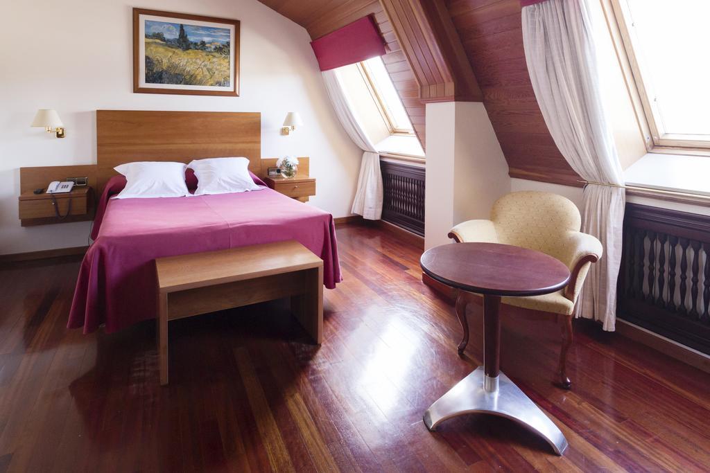 Hotel Valencia Ferrol Exterior photo