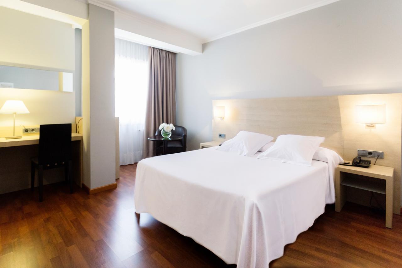 Hotel Valencia Ferrol Exterior photo